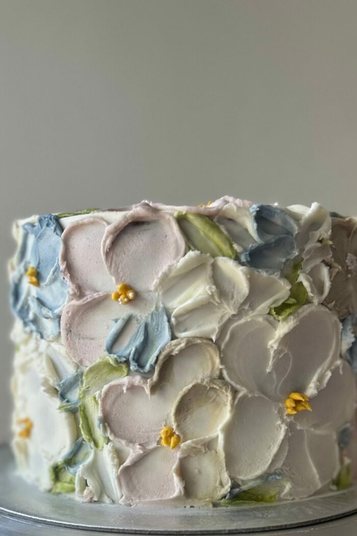 Floral Design Cake - Image 5