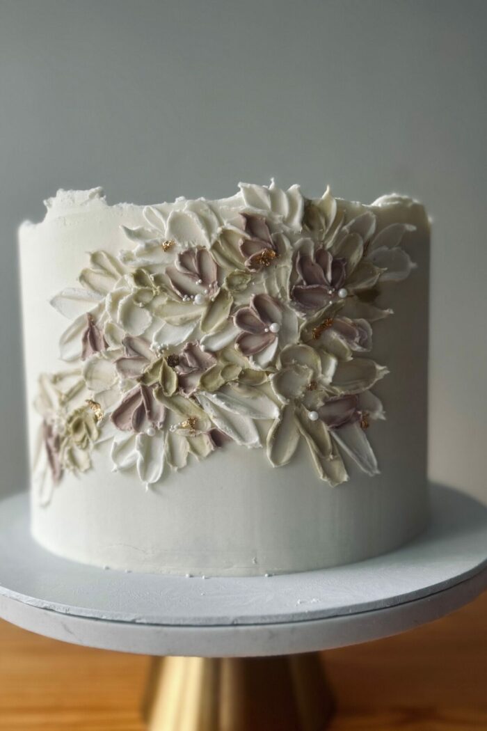 Floral Design Cake - Image 4